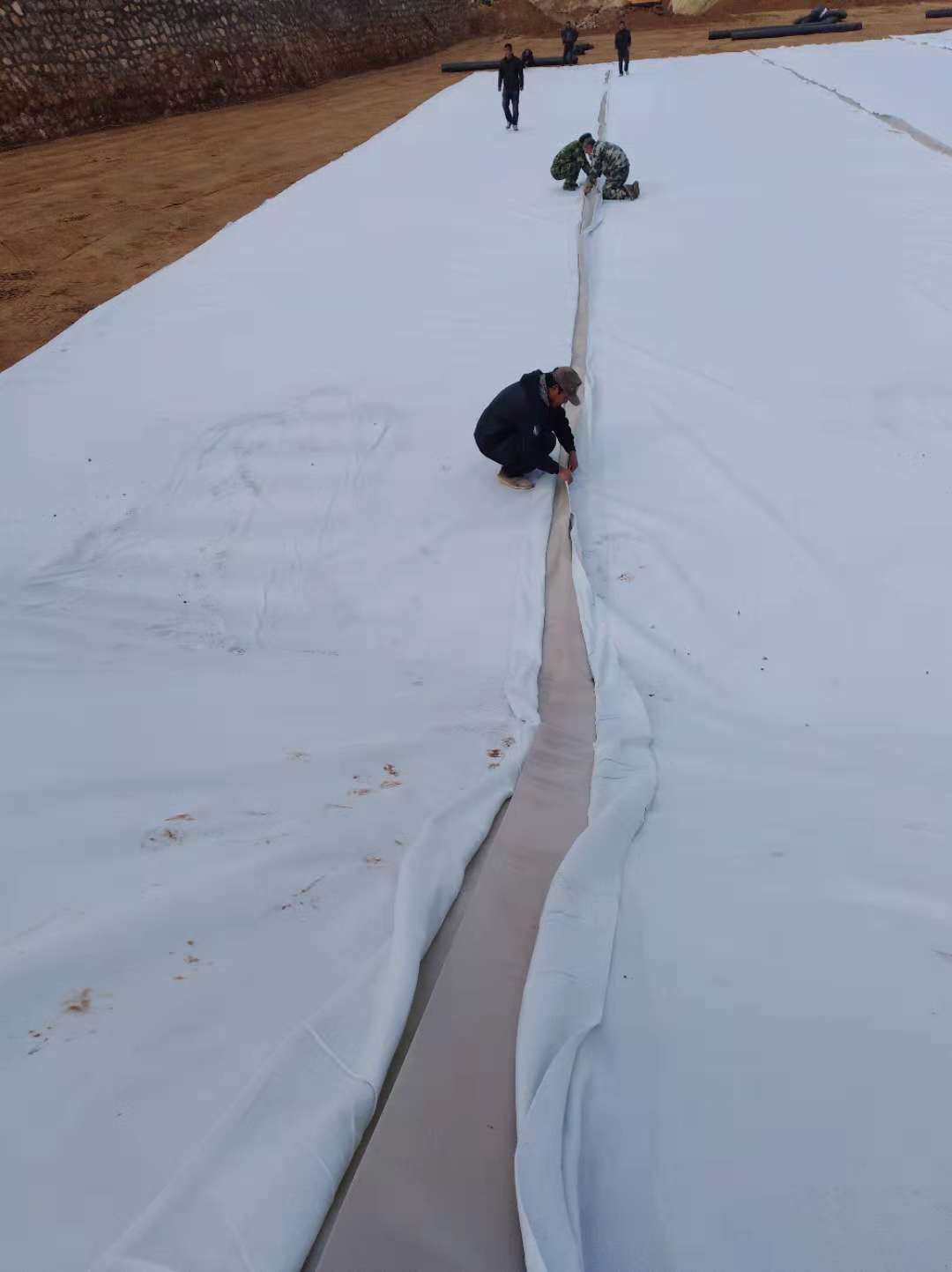 HDPE防滲膜自身缺陷對(duì)工程有什么影響？