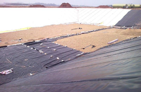 垃圾填埋場(chǎng)運(yùn)用土工膜降解年限如何？