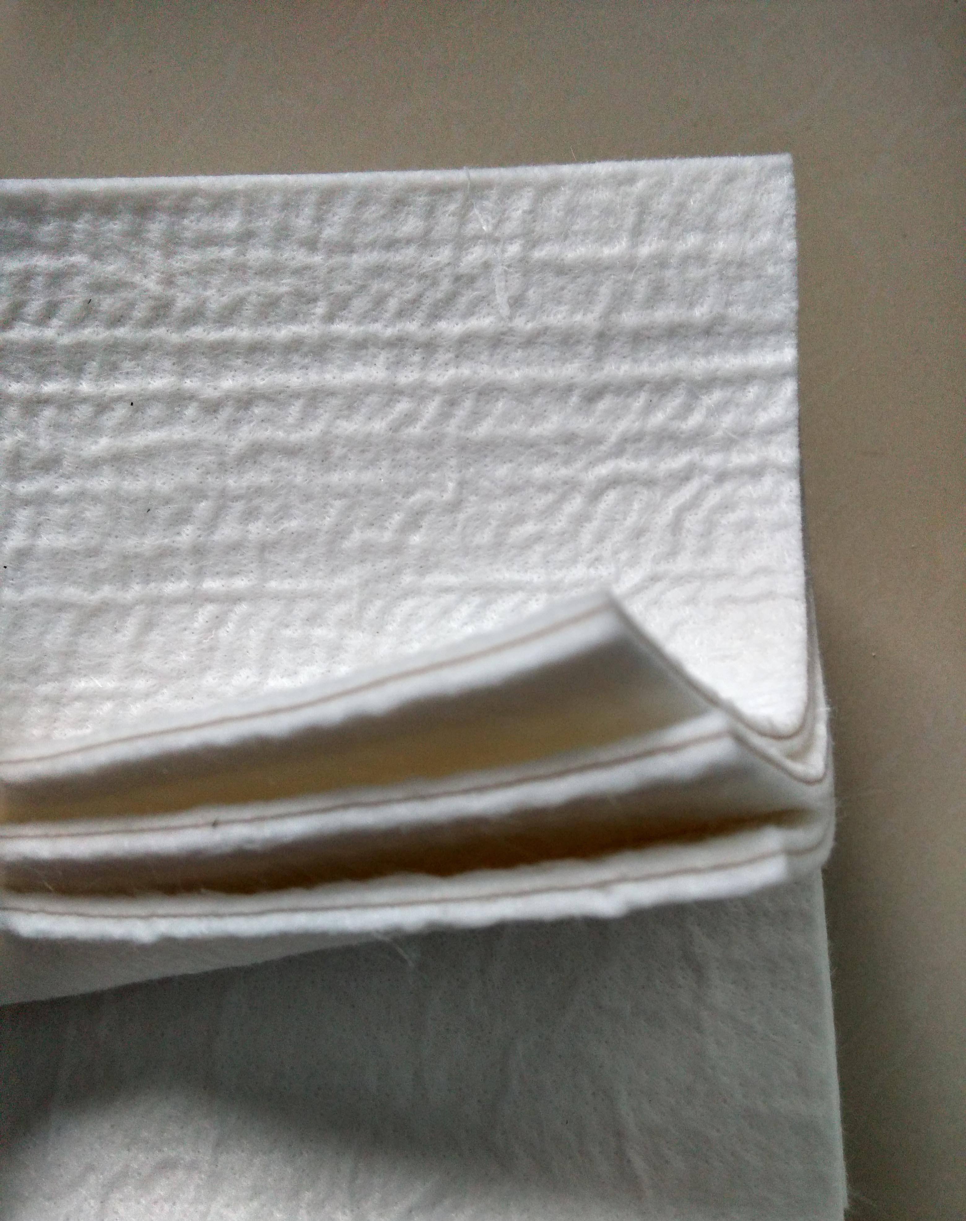 確定土工膜厚度的依據(jù)？